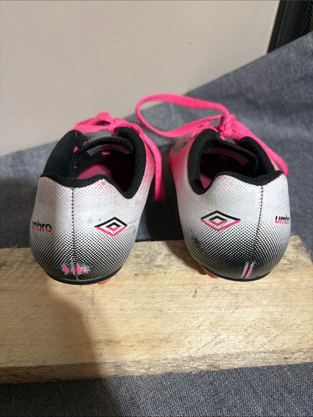 Umbro Soccer Cleats Pink Black Kids Size 1
